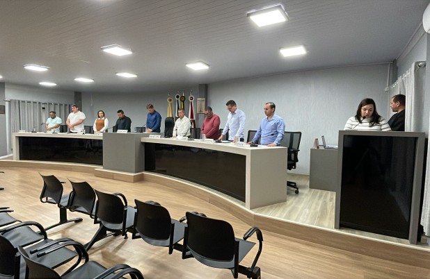 Vereadores aprovam licença-maternidade de seis meses para a prefeita Bianca Maran Bertamoni