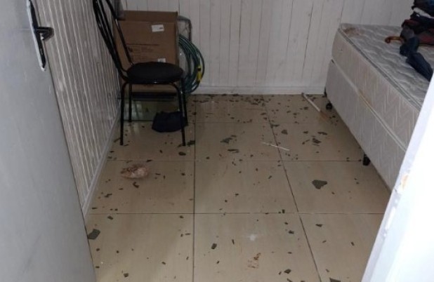Homem encontra casa arrombada e tem televisão furtada