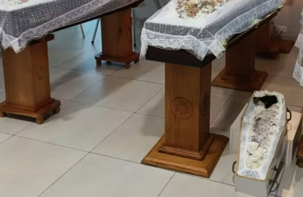 Pai, filhas e cachorrinha morrem em acidente e são velados lado a lado em Mato Grosso do Sul