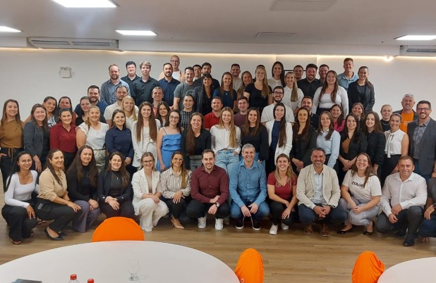 Parceria Unetri e Cresol Evolução promove Programa de Trilhas de Gestão e Liderança