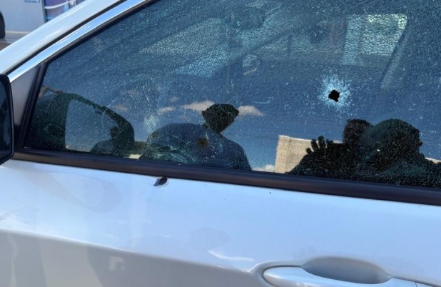 Tentativa de latrocínio termina com homem baleado no centro