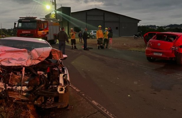 Motorista e duas crianças ficam feridos em colisão na BR-163