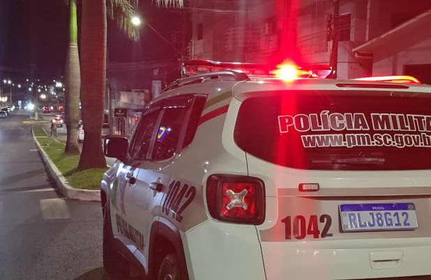 Homem ameaça vítima com facão no centro e acaba autuado