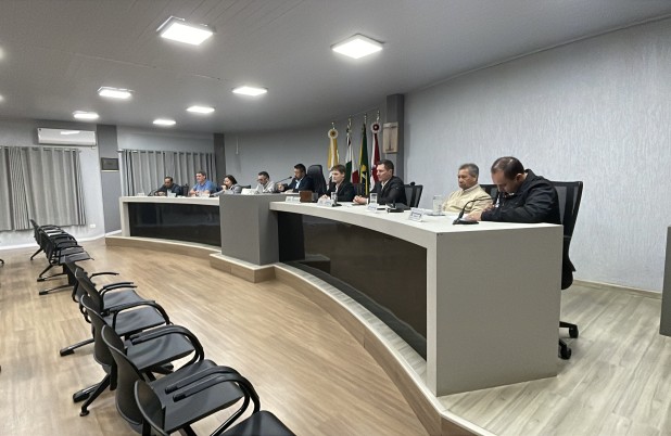 Presidente da Câmara destaca chegada de micro-ônibus e novos recursos para o município