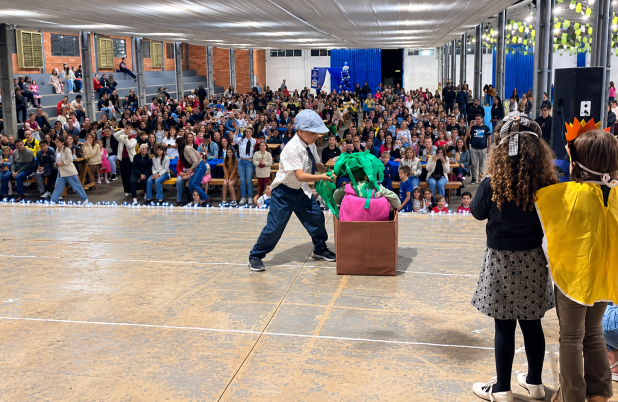 2ª Noite Cultural da Escola Pingo de Gente reúne famílias e encanta com apresentações dos alunos