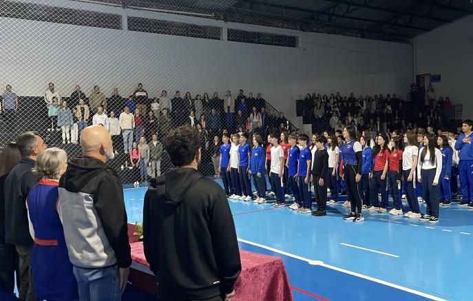 Esporte e integração reúnem quatro escolas nas Olimpíadas da Tia Jô