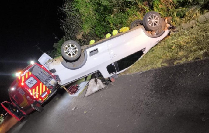 Violenta colisão entre veículos deixa um morto na SC-496