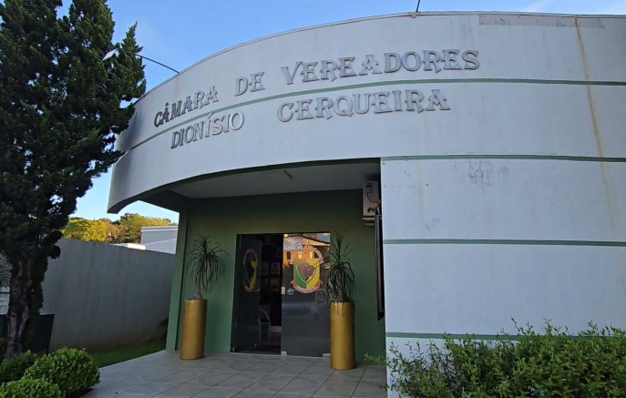 Câmara de Vereadores apresenta projetos sobre orçamento e circulação de veículos elétricos