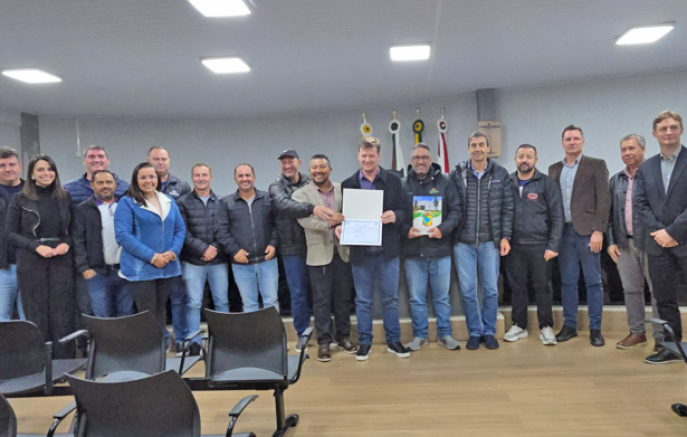 Câmara destaca apoio aos produtores rurais e homenageia entidades durante sessão ordinária