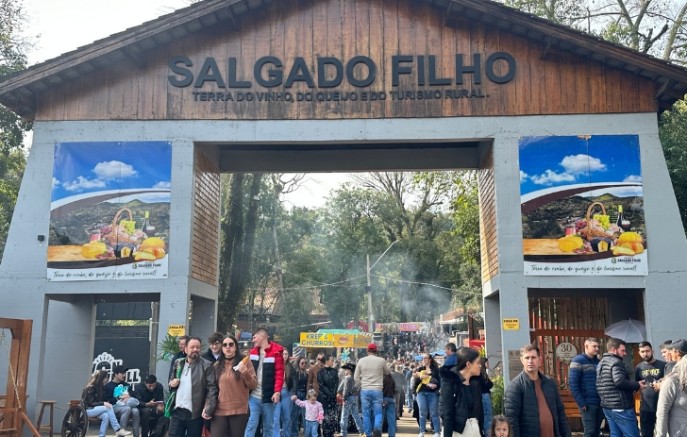Mais de 50 mil pessoas devem ter passado pela 30ª Festa do Vinho e do Queijo