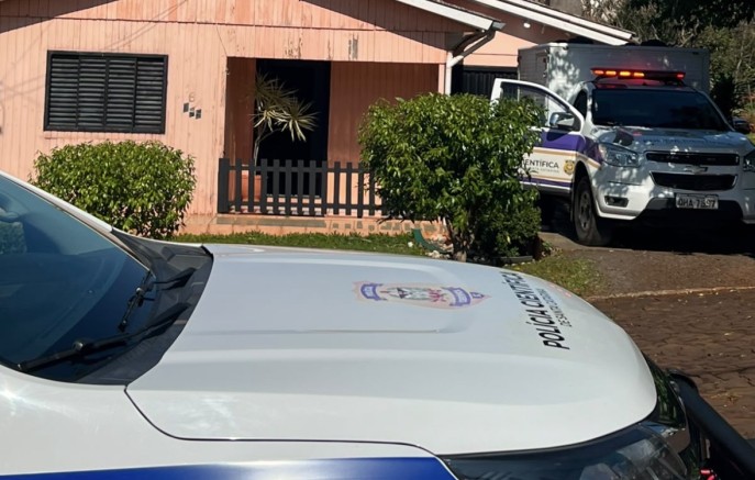 Mulher é baleada pelo ex-companheiro em tentativa de feminicídio; homem tira a própria vida
