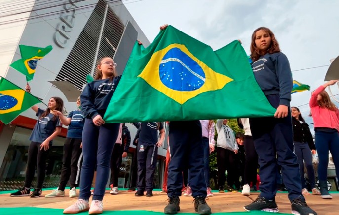 Semana da Pátria inicia com patriotismo e apresentações culturais