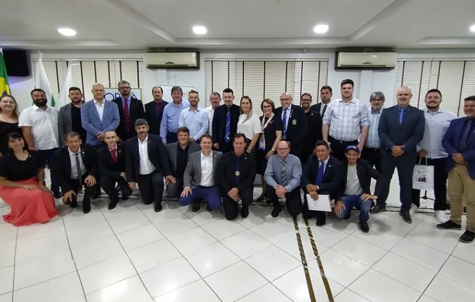 Rotary Club recebe três novos rotarianos