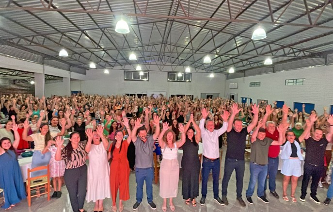 Jantar em homenagem ao Dia Internacional da Mulher reúne mais de 600 participantes
