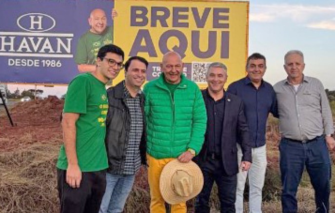 Luciano Hang visita área da futura megaloja Havan em São Miguel do Oeste
