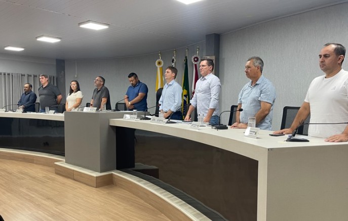 Projeto aprovado autoriza professores a realizarem planejamento fora da escola uma vez por mês