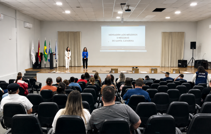 Justiça Eleitoral reúne 42 presidentes de mesa para treinamento das eleições de 2026