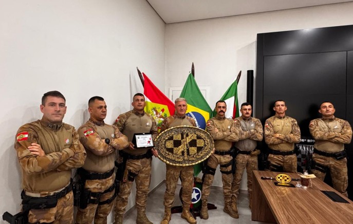 Polícia Militar homenageia Subtenente Schuler pela passagem à reserva remunerada