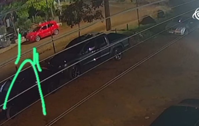 Carro é alvo de disparos e ameaça é deixada em bilhete na fronteira com a Argentina