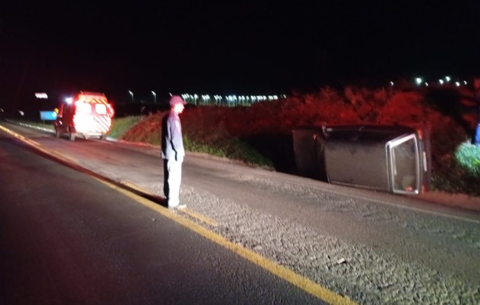 Acidente deixa motorista ferido na BR-163