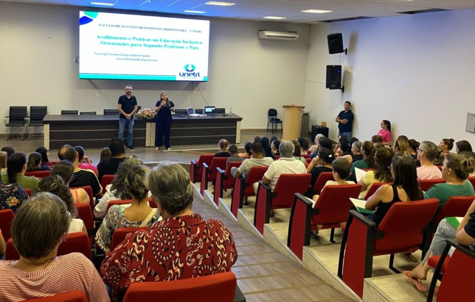 Palestra "TEACOLHO" sobre inclusão infantil reúne comunidade e especialistas