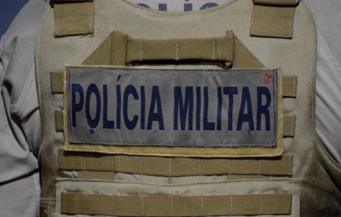 Homem ameaça companheira com faca no Centro