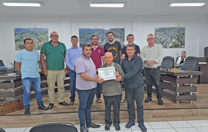 Câmara de Vereadores realiza 10ª sessão ordinária com votação de projetos e moção de aplausos ao padre Harry