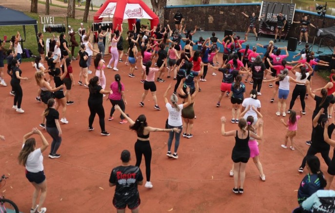 Evento de Muay Thai reúne mais de 100 mulheres em ação especial pelo Dia da Mulher