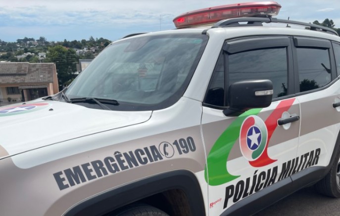 Homem é preso por perturbação, ameaça e desacato na garagem da Prefeitura