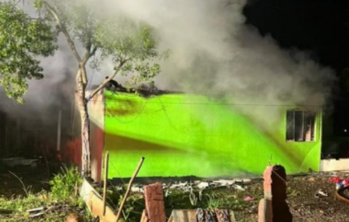 Homem é suspeito de incendiar a própria casa após discussão com a companheira