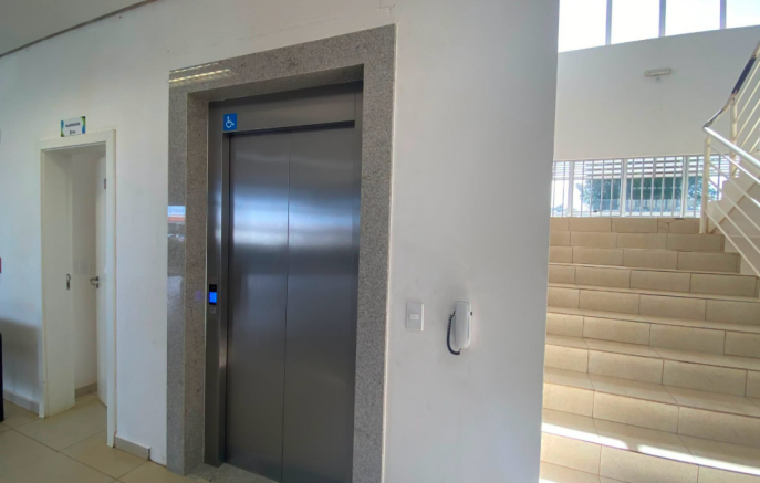 Prefeitura instala elevador e amplia acessibilidade na sede administrativa