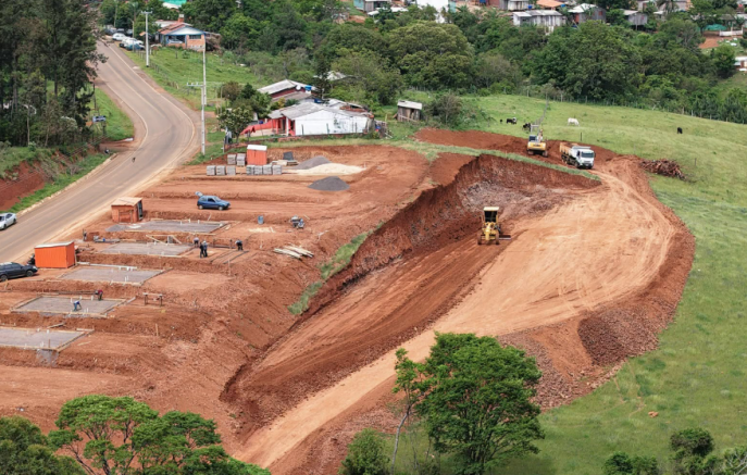 Construção das primeiras casas do programa Casa Catarina avança