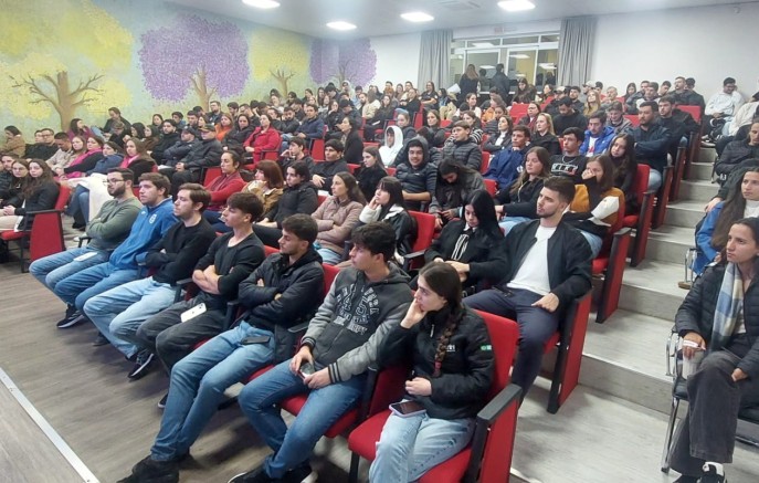 Semana Acadêmica da Unetri teve 431 participantes nos três dias do evento