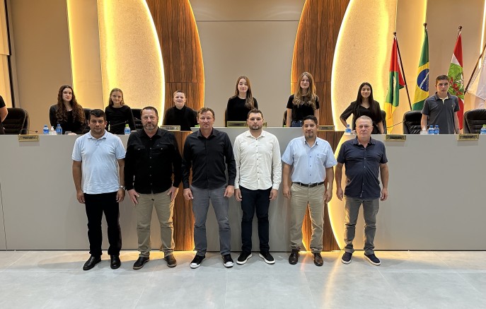 Sessão de posse marca início dos trabalhos dos vereadores mirins