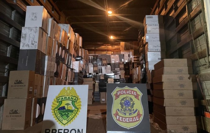 Ação conjunta apreende carga milionária de vinhos argentinos contrabandeados