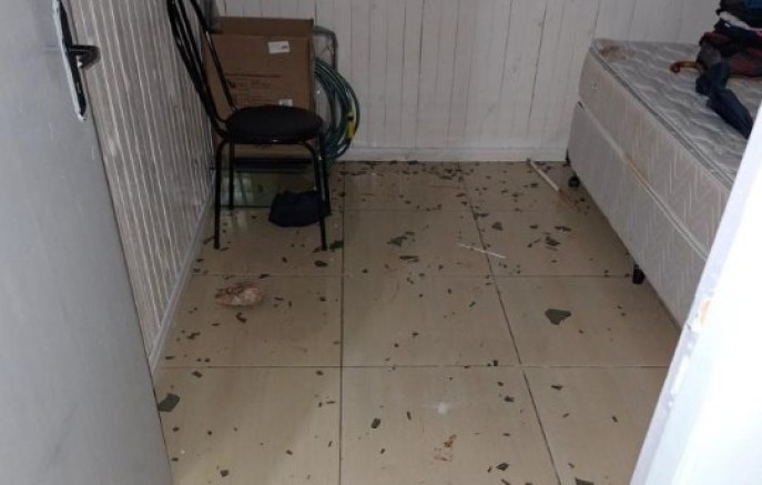 Homem encontra casa arrombada e tem televisão furtada