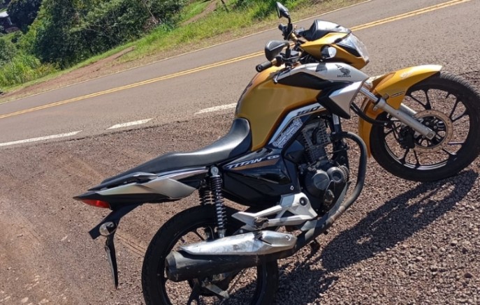 Honda Titan 160 é furtada na divisa com o Brasil
