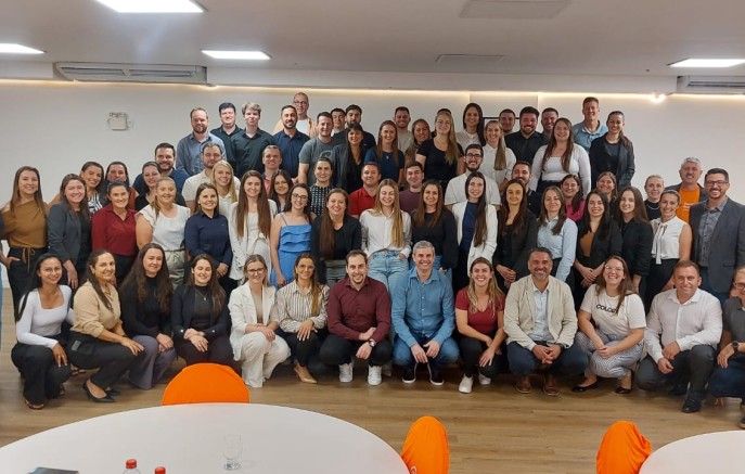 Parceria Unetri e Cresol Evolução promove Programa de Trilhas de Gestão e Liderança