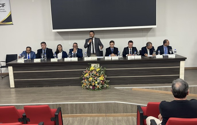 Câmara realiza primeira sessão solene de 2026 em homenagem a entidades e personalidades