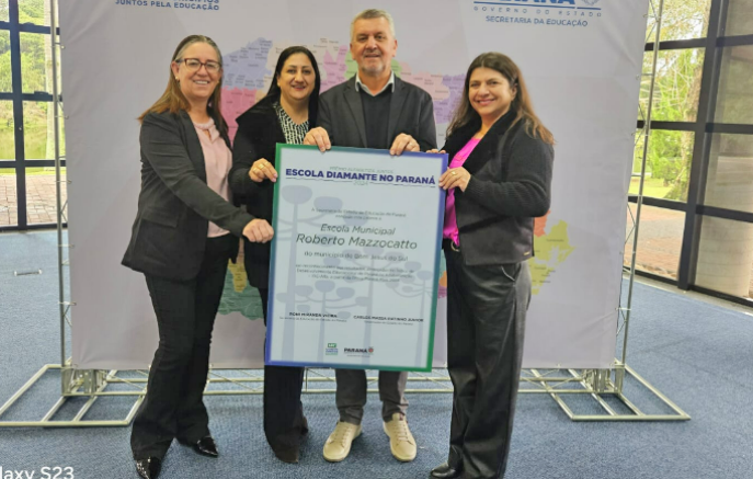 Escola Municipal Roberto Mazzocatto recebe Prêmio Alfabetiza Juntos por excelência na alfabetização