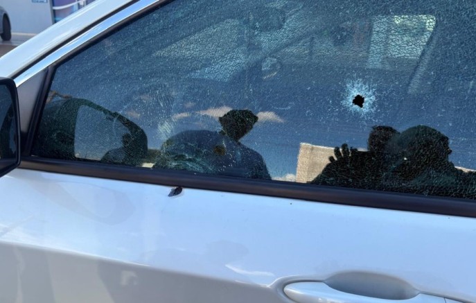 Tentativa de latrocínio termina com homem baleado no centro