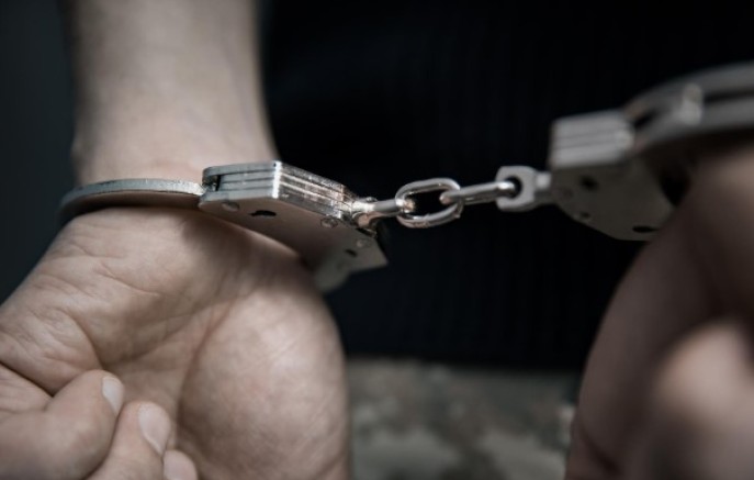 Polícia Militar cumpre mandado de prisão após perseguição e fuga