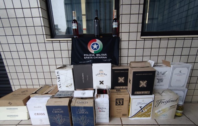 Casal é flagrado com 172 garrafas de vinhos argentinos sem desembaraço aduaneiro