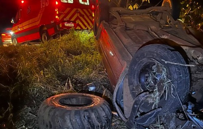 Colisão frontal entre caminhão e Fiat Strada deixa um ferido na BR-280