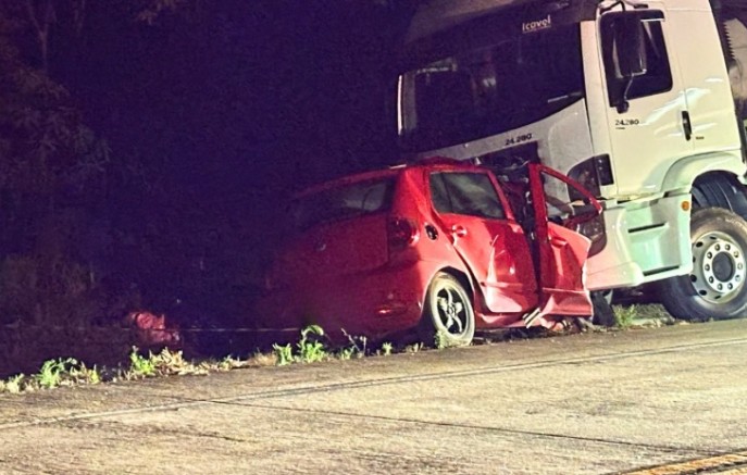 Colisão frontal na BR-163 deixa uma mulher morta