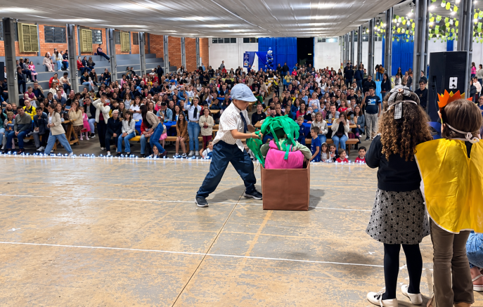 2ª Noite Cultural da Escola Pingo de Gente reúne famílias e encanta com apresentações dos alunos
