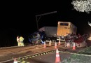 Quatro pessoas morrem em acidente entre dois caminhões e um carro na BR-277, em Candói