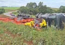 Carreta carregada de cebola tomba na BR-163