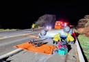 Carro capota e motorista é levado a hospital pelo Corpo de Bombeiros