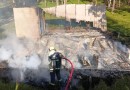 Morador sai para colher pinhão e encontra casa destruída por incêndio em SC